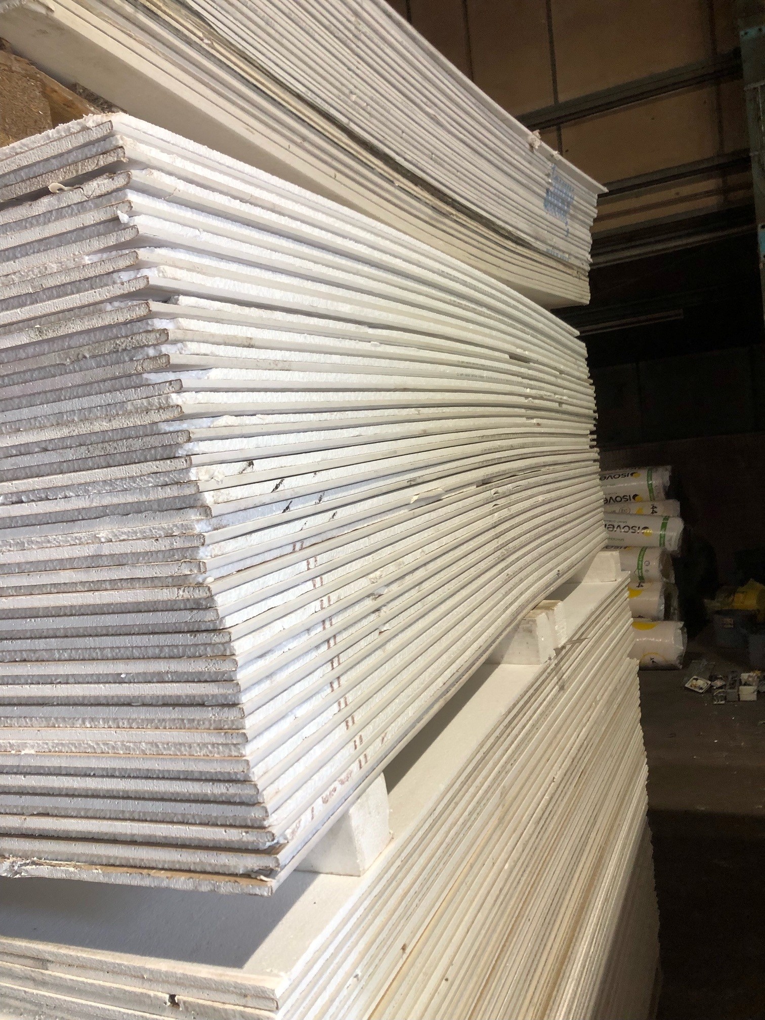 Thermal Insulated Plasterboard EPS70 Basic Board – 2400mm x 1200mm Pallet Deal 40x 25.5mm (DAMAGED SECONDS) - Image 2